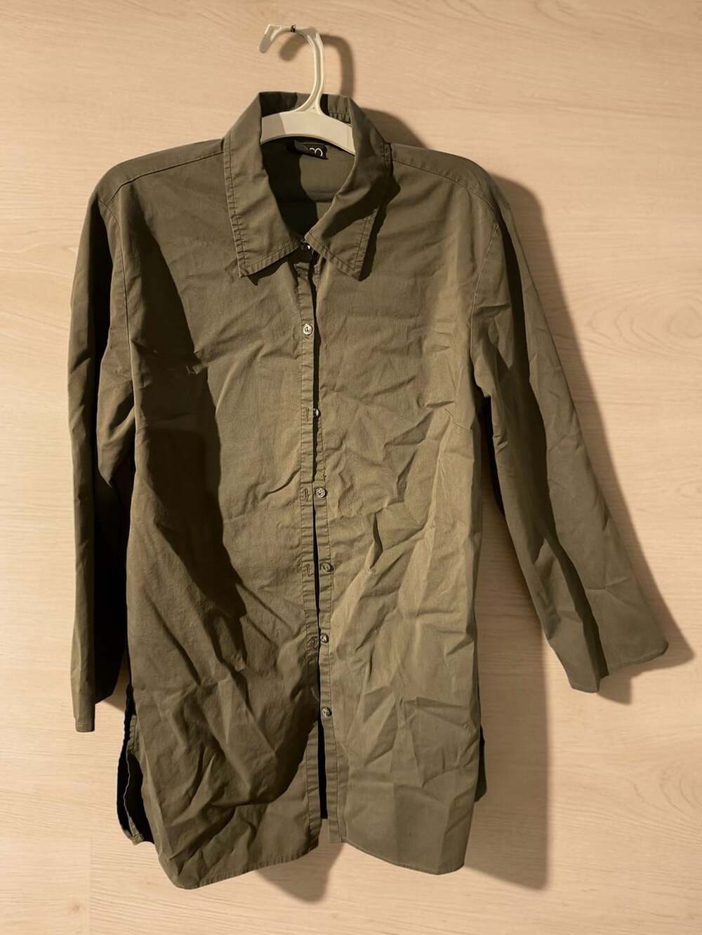 New York & Co City Stretch Long Sleeve Button Up Shirt Size M Olive